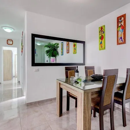 Con Piscina En Apartament *