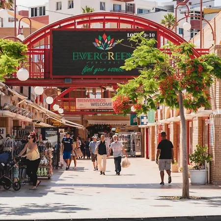 Con Piscina En Апартаменты