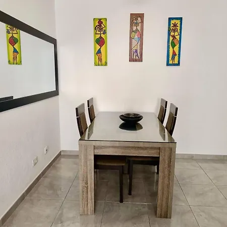 Con Piscina En * Адехе