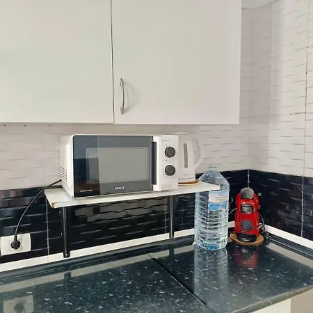 Con Piscina En 阿德耶