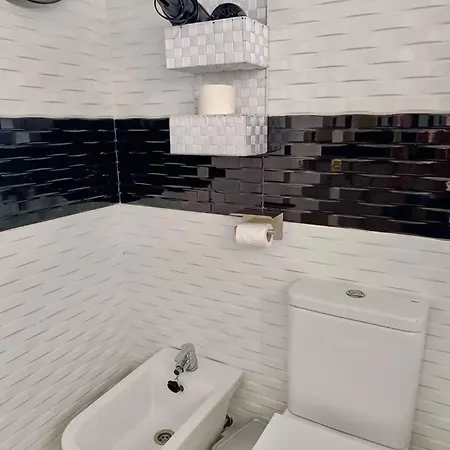 Con Piscina En * Адехе