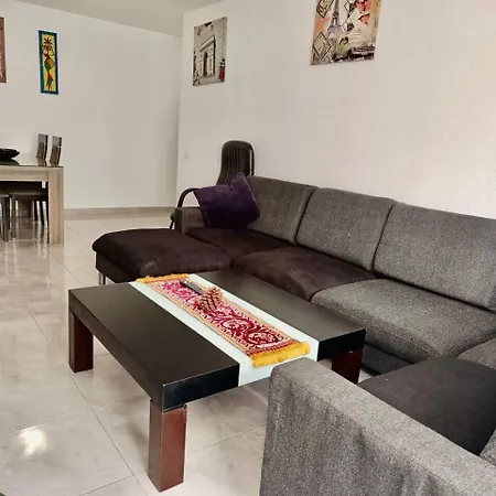 Con Piscina En